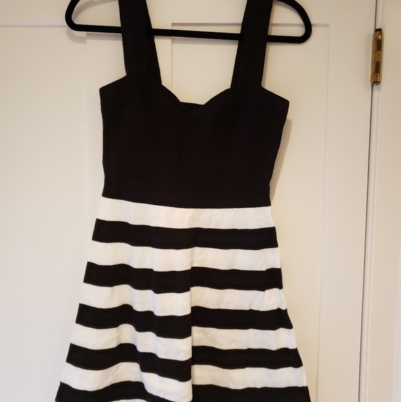 Trina Turk- NWT - Picture 1 of 3